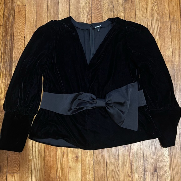 Velvet Bow Puff Sleeve Top - perfect for holiday and chistmas party! - Picture 3 of 3